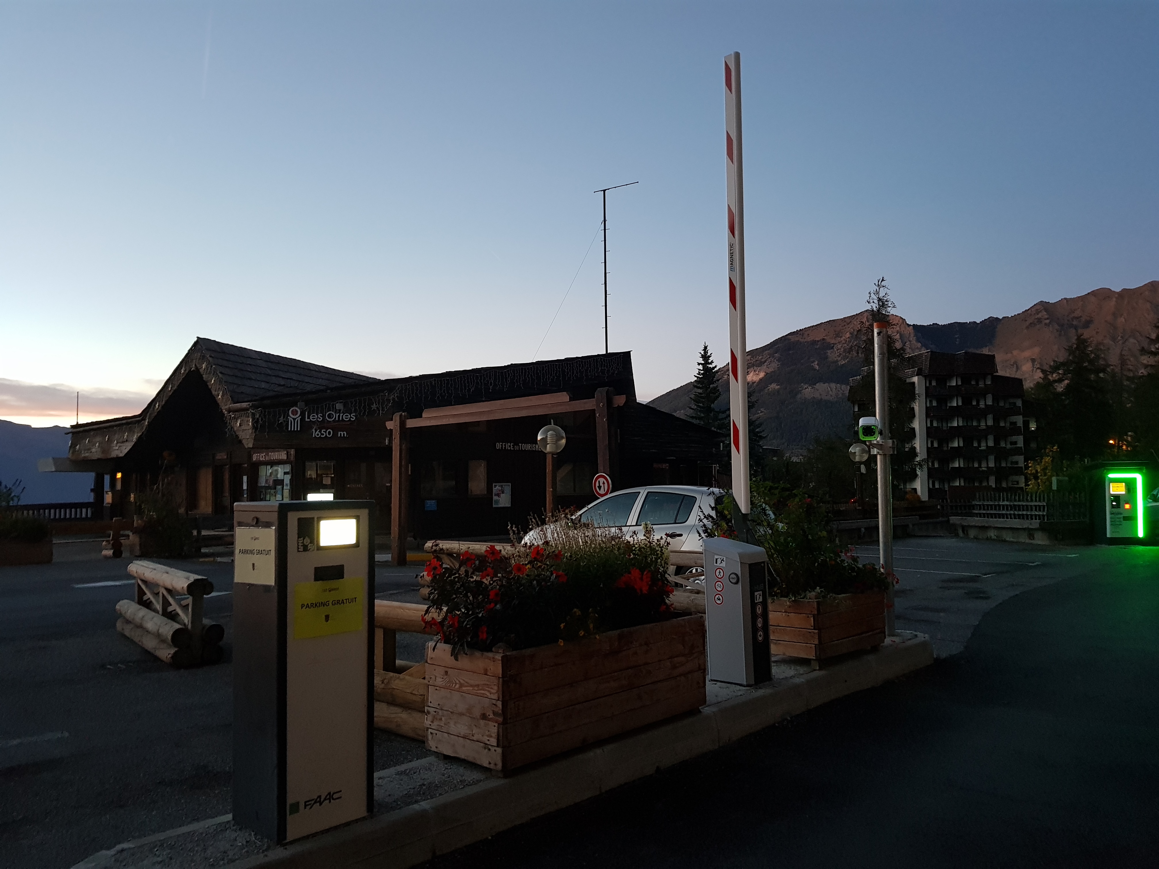 PARKING DES ORRES
